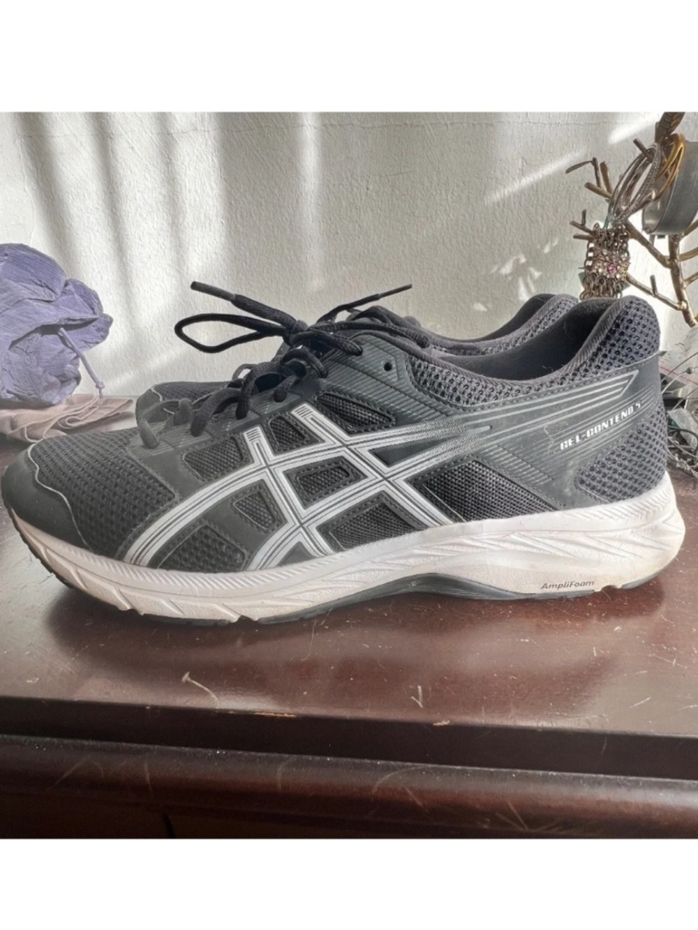 Asics Gel Contend 5 , 11.5 Black/ White